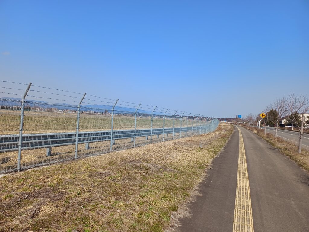 花巻空港から花巻空港駅への徒歩ルートの画像
